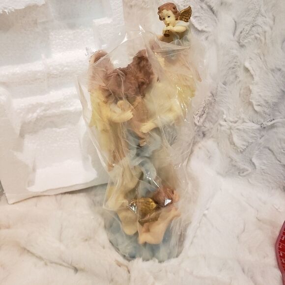 Angel   - Picture 5 of 8